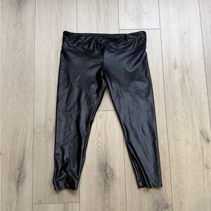 Koral Capri Black Shiny Leggings. Size M